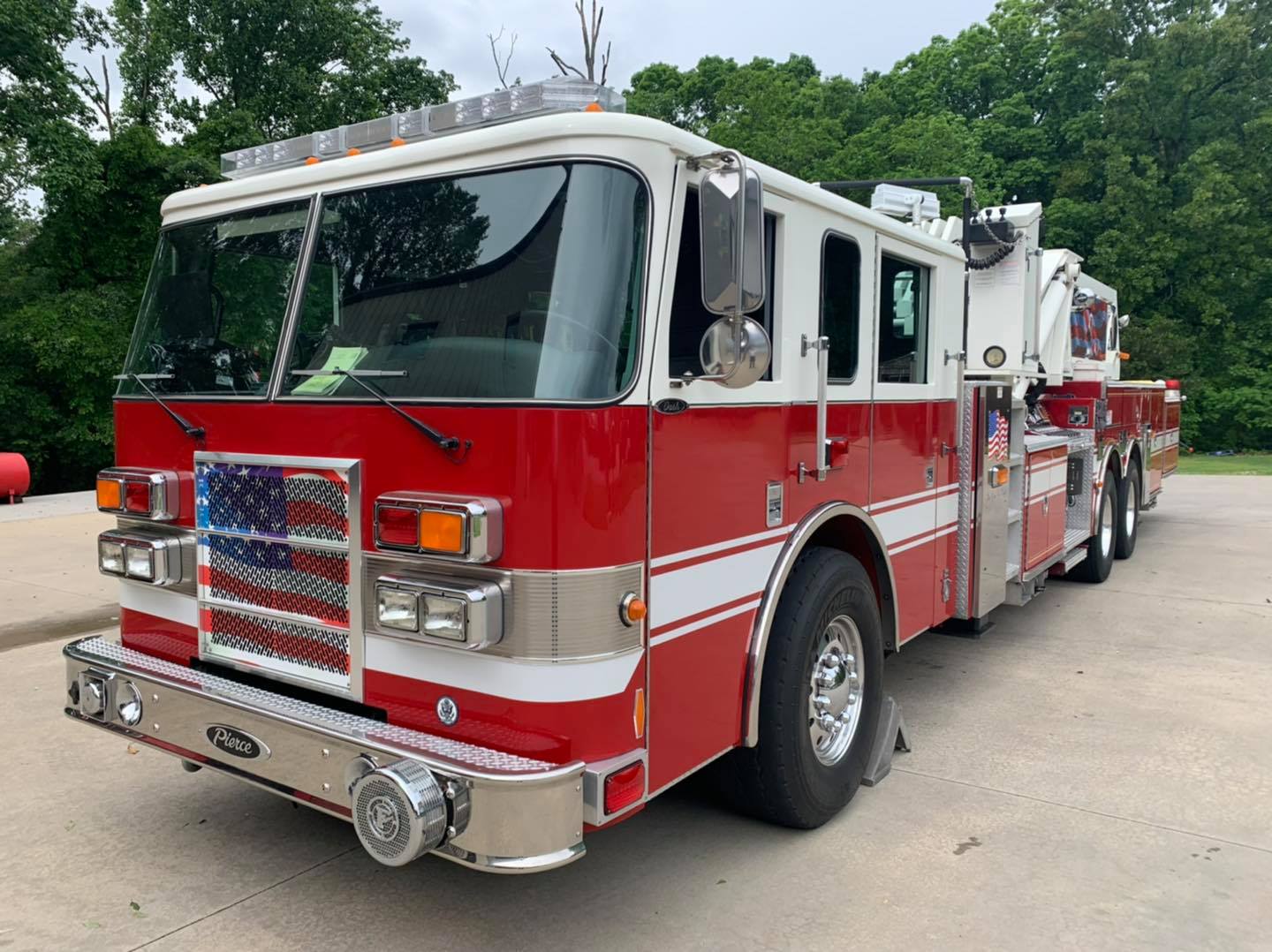 2004 Pierce Dash 100' MidMount Quint Used Truck Details